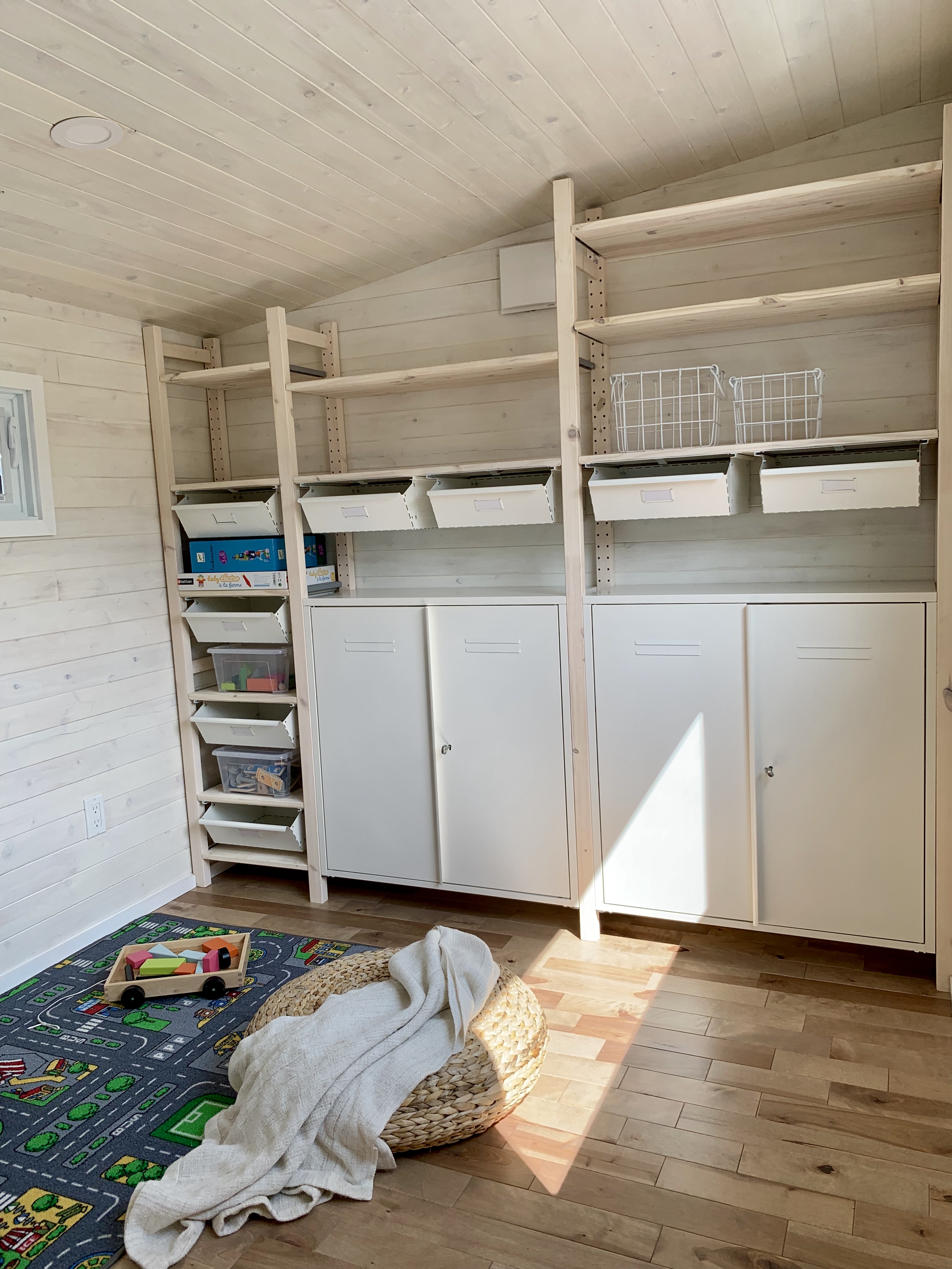 28 STANDARD FEET thumbnail 3