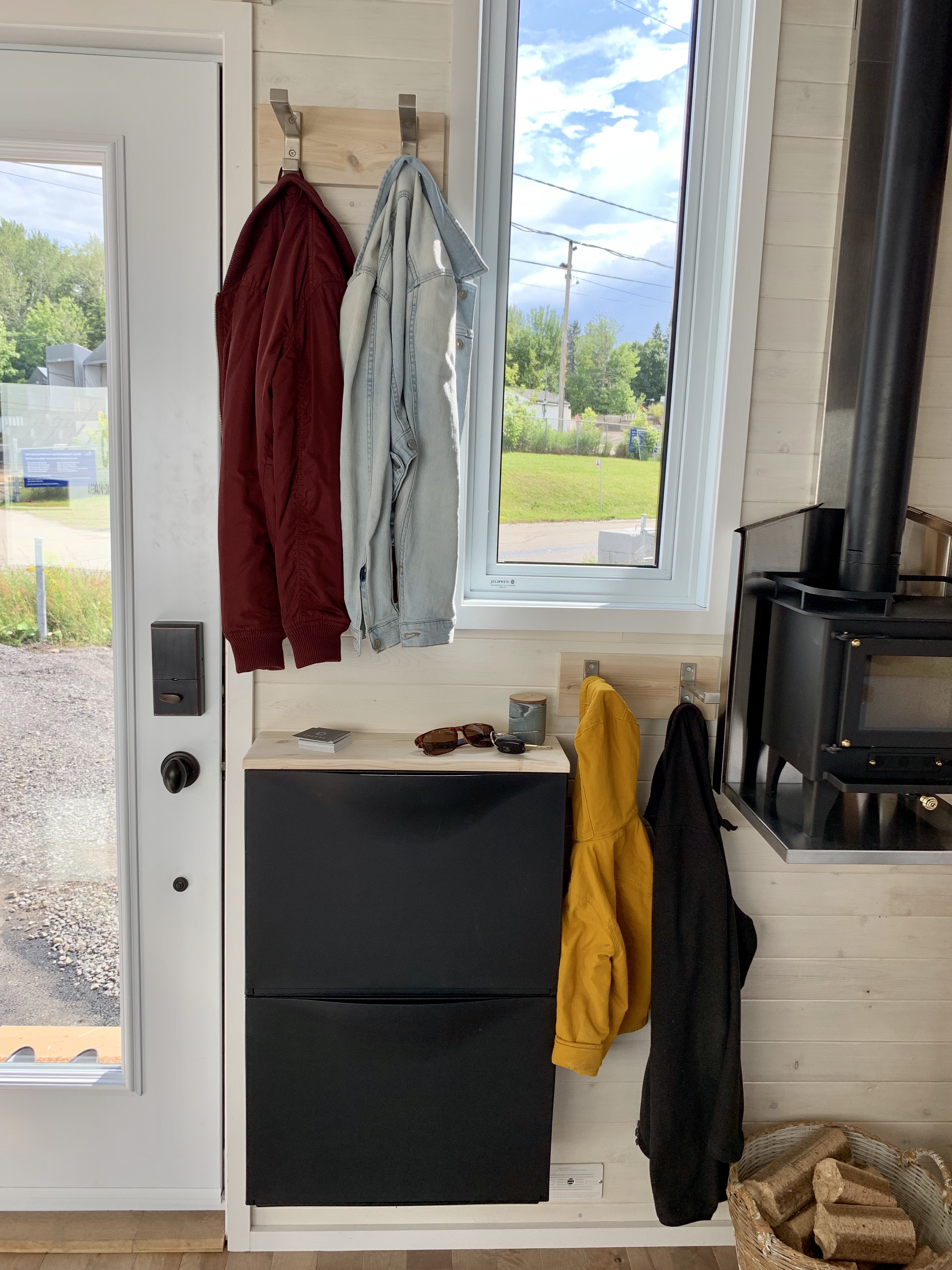 28 STANDARD FEET thumbnail 4