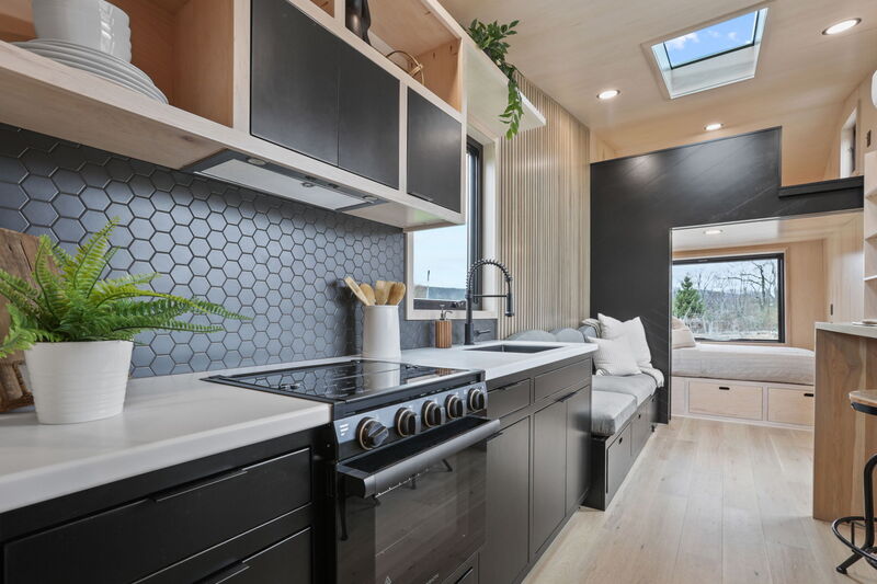 CATALINA thumbnail 4