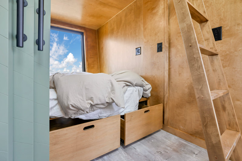 CATALINA thumbnail 46