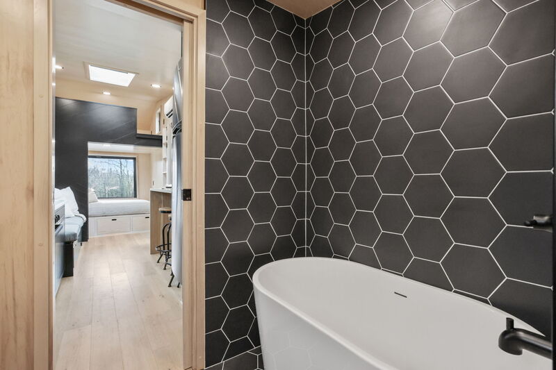 CATALINA thumbnail 7