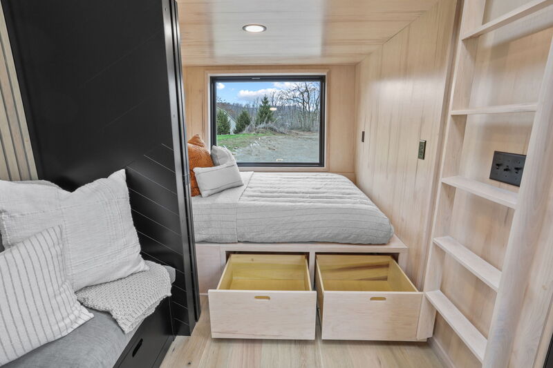 CATALINA thumbnail 9