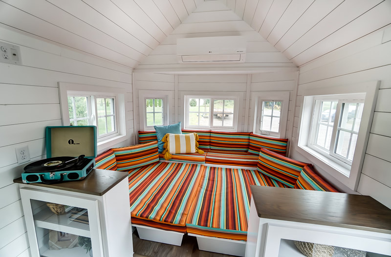 ONE PARTICULAR HARBOUR thumbnail 25