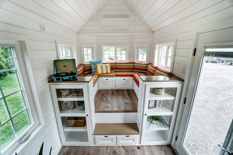 ONE PARTICULAR HARBOUR thumbnail 39