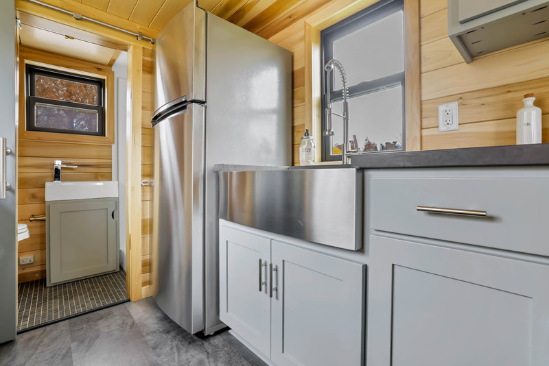 THE BOND thumbnail 35