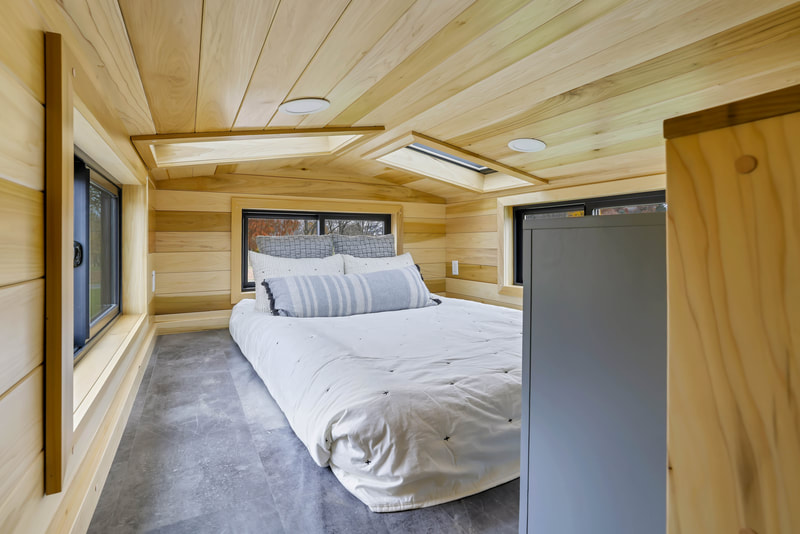 THE BOND thumbnail 51