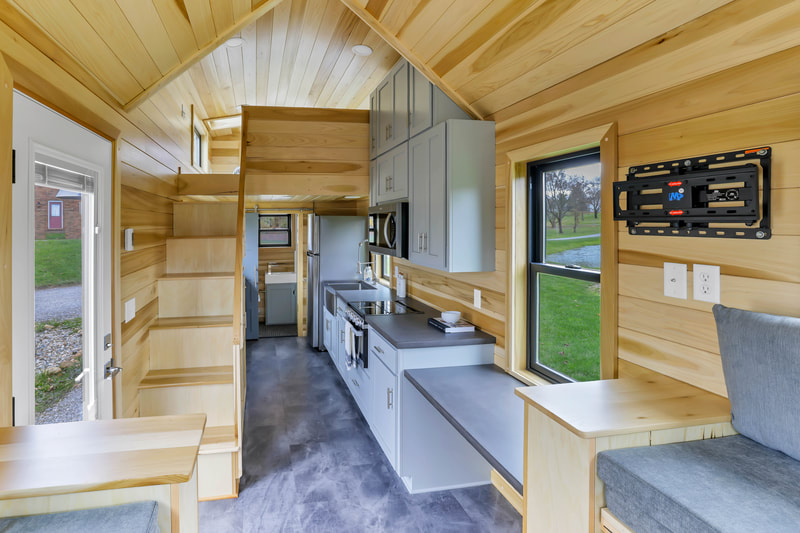 THE BOND thumbnail 9