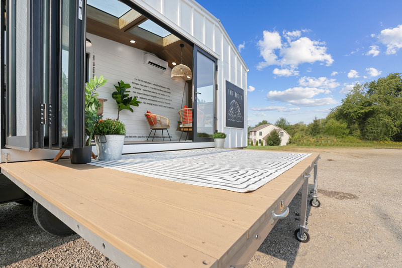 THE MOTH thumbnail 19