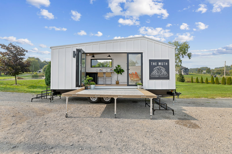 THE MOTH thumbnail 31