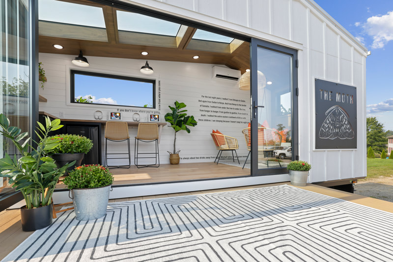 THE MOTH thumbnail 32