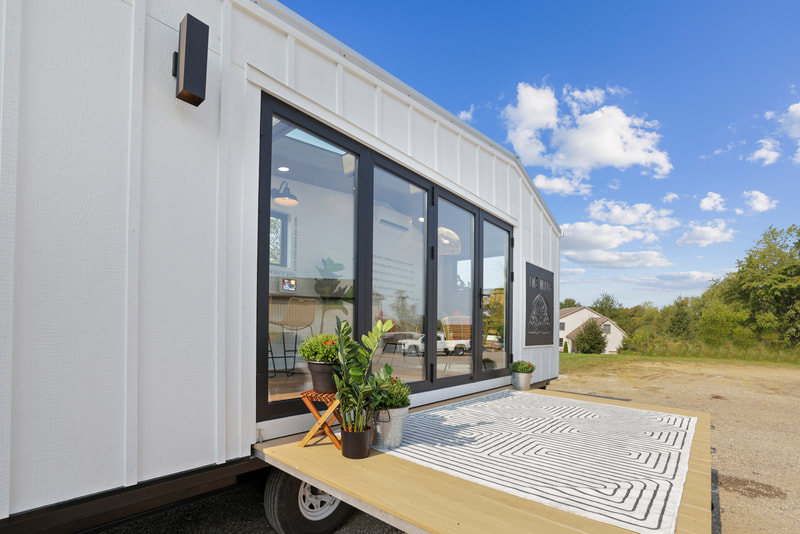 THE MOTH thumbnail 36