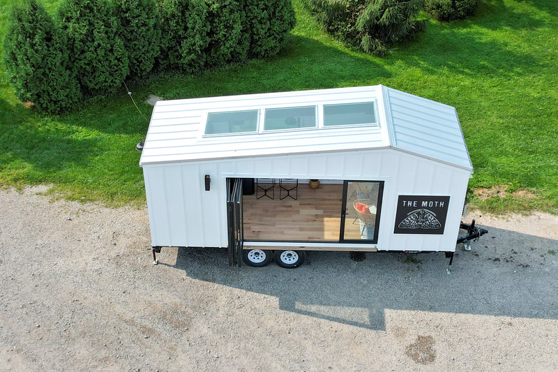 THE MOTH thumbnail 5