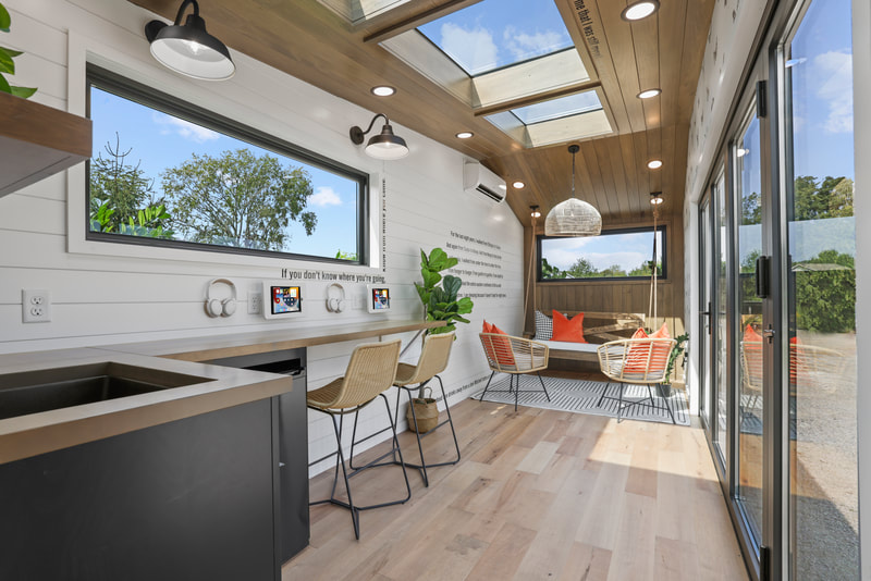 THE MOTH thumbnail 52