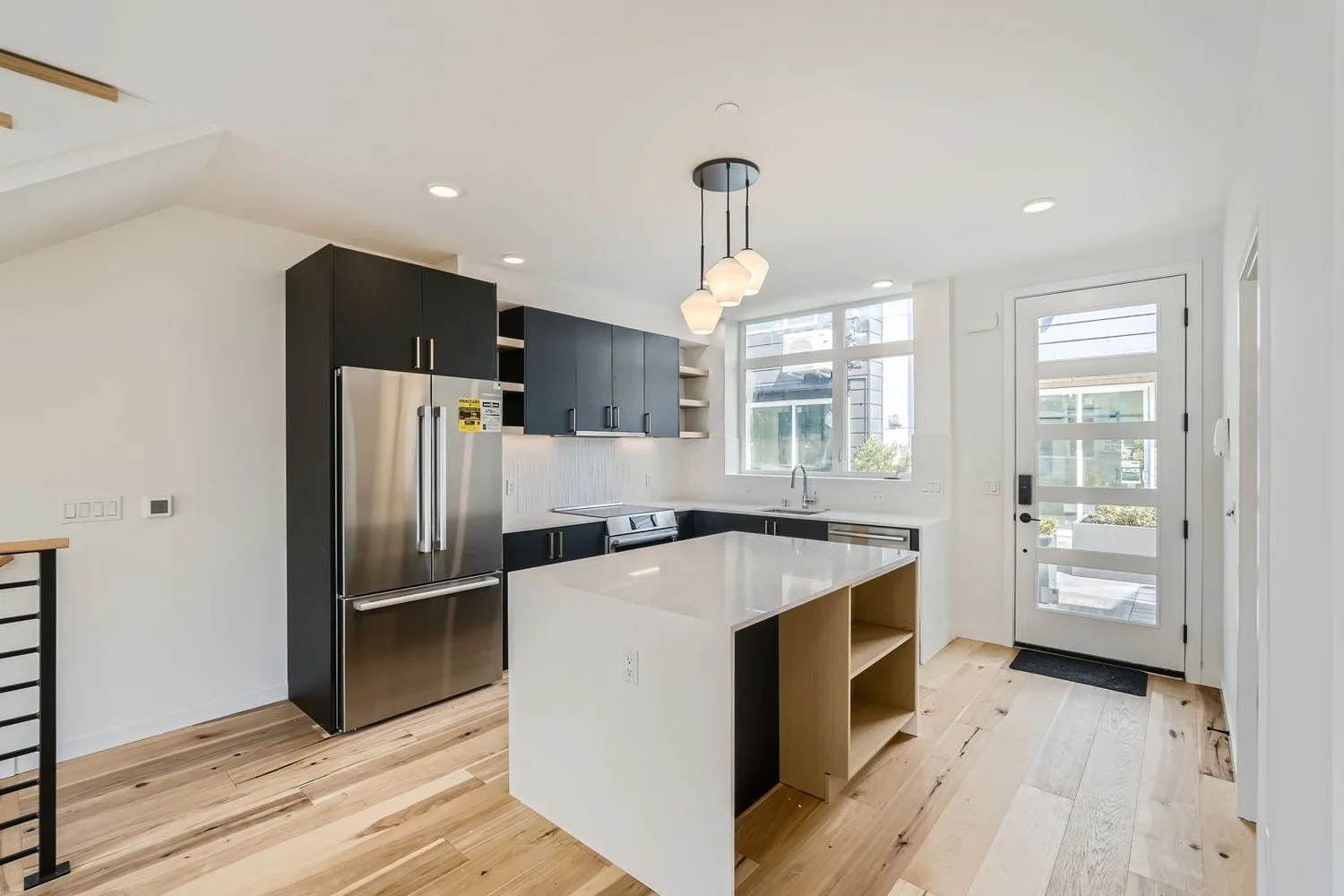 515 Howe St | Queen Anne, Seattle thumbnail 6