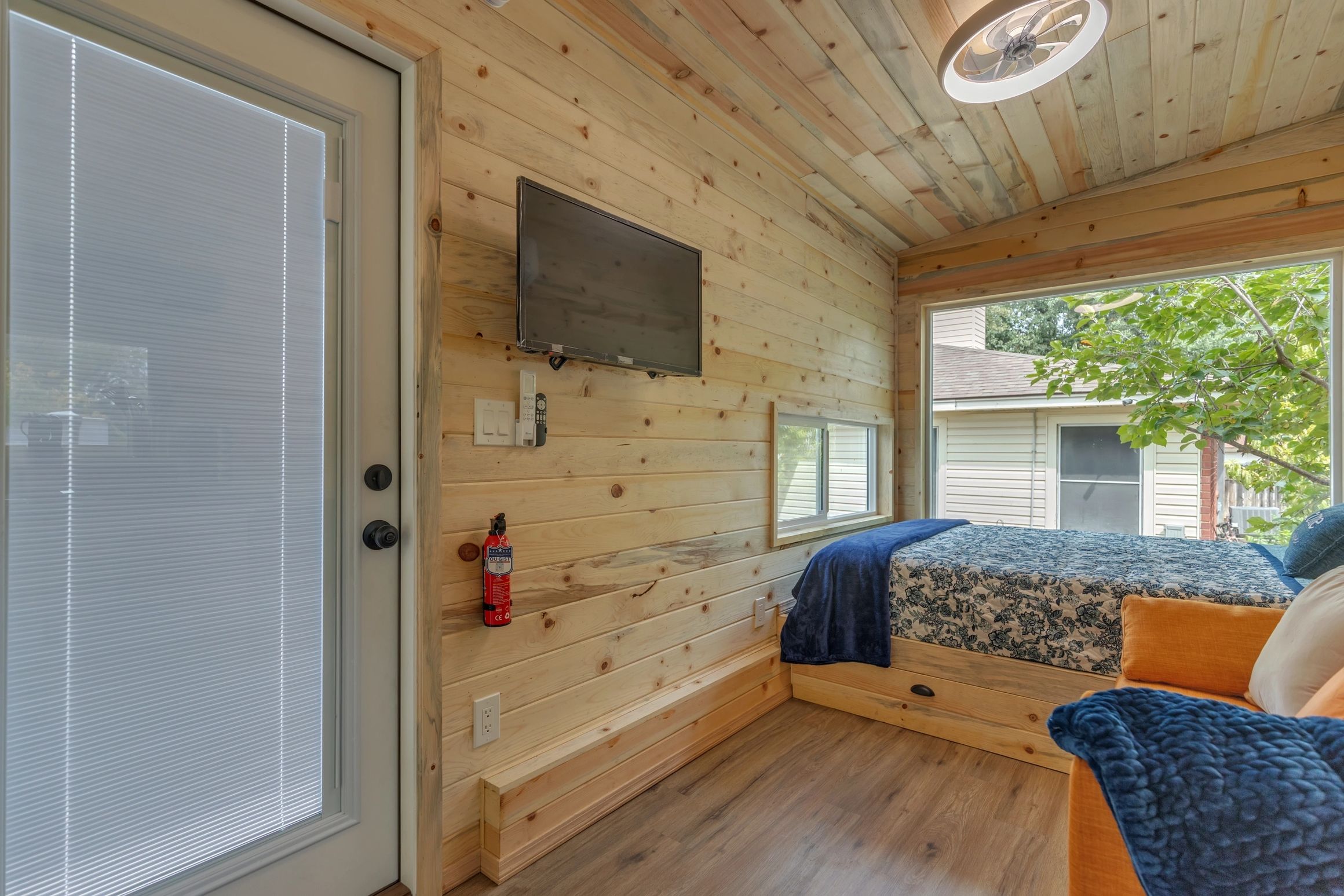 Model X - 22 ft thumbnail 2