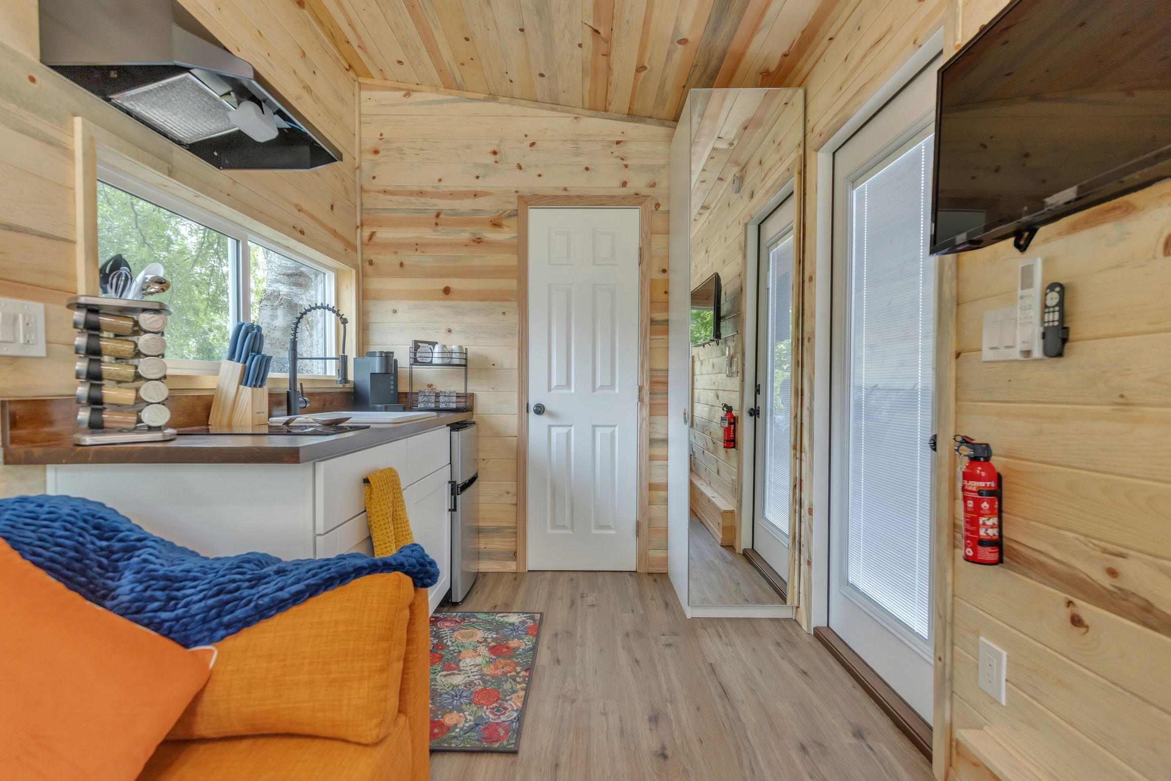 Model X - 24 ft thumbnail 3