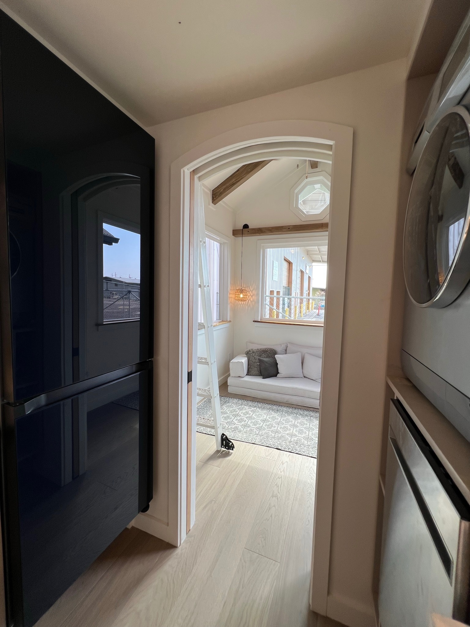 The Paradise thumbnail 18