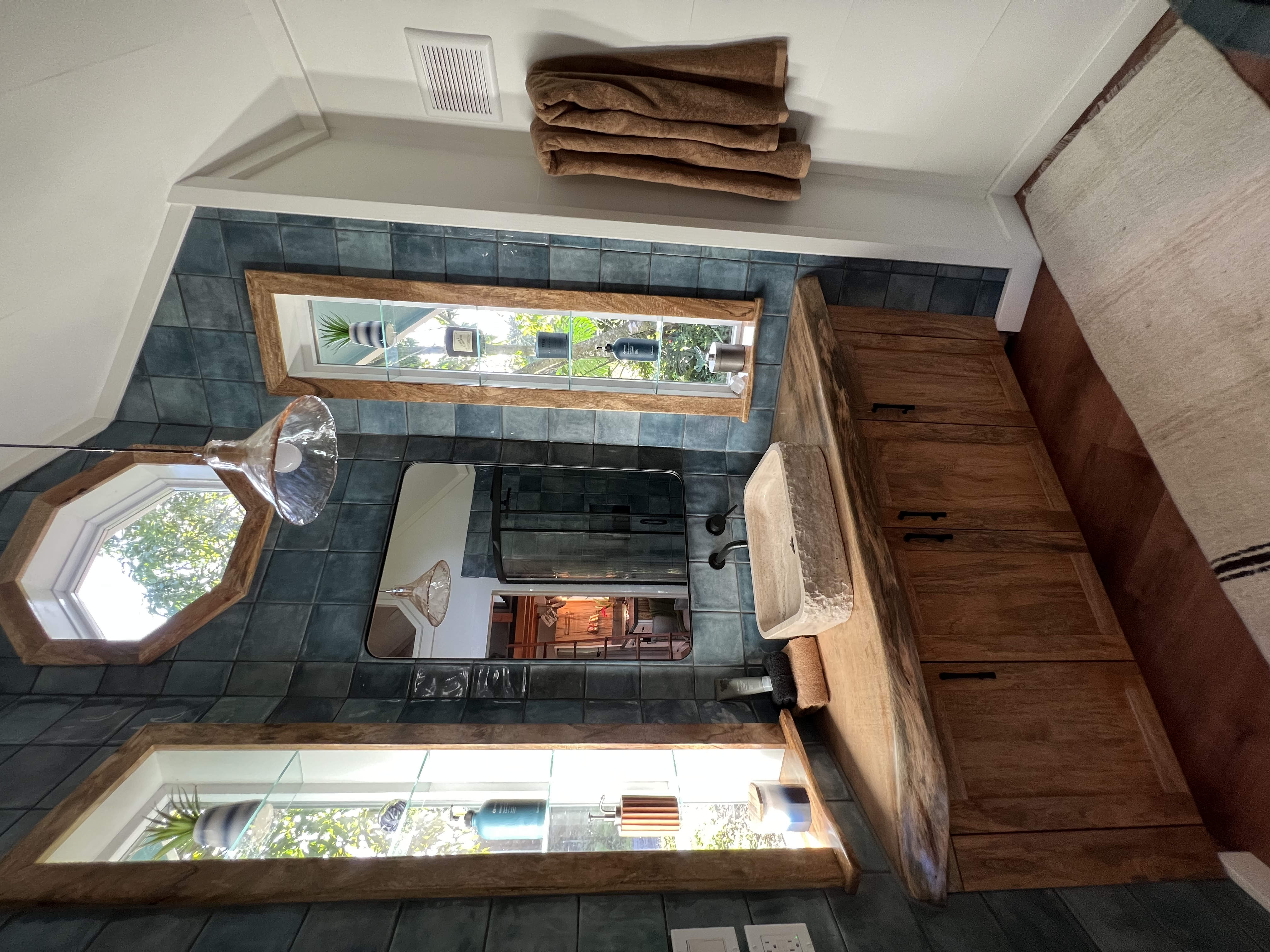 The Paradise thumbnail 2