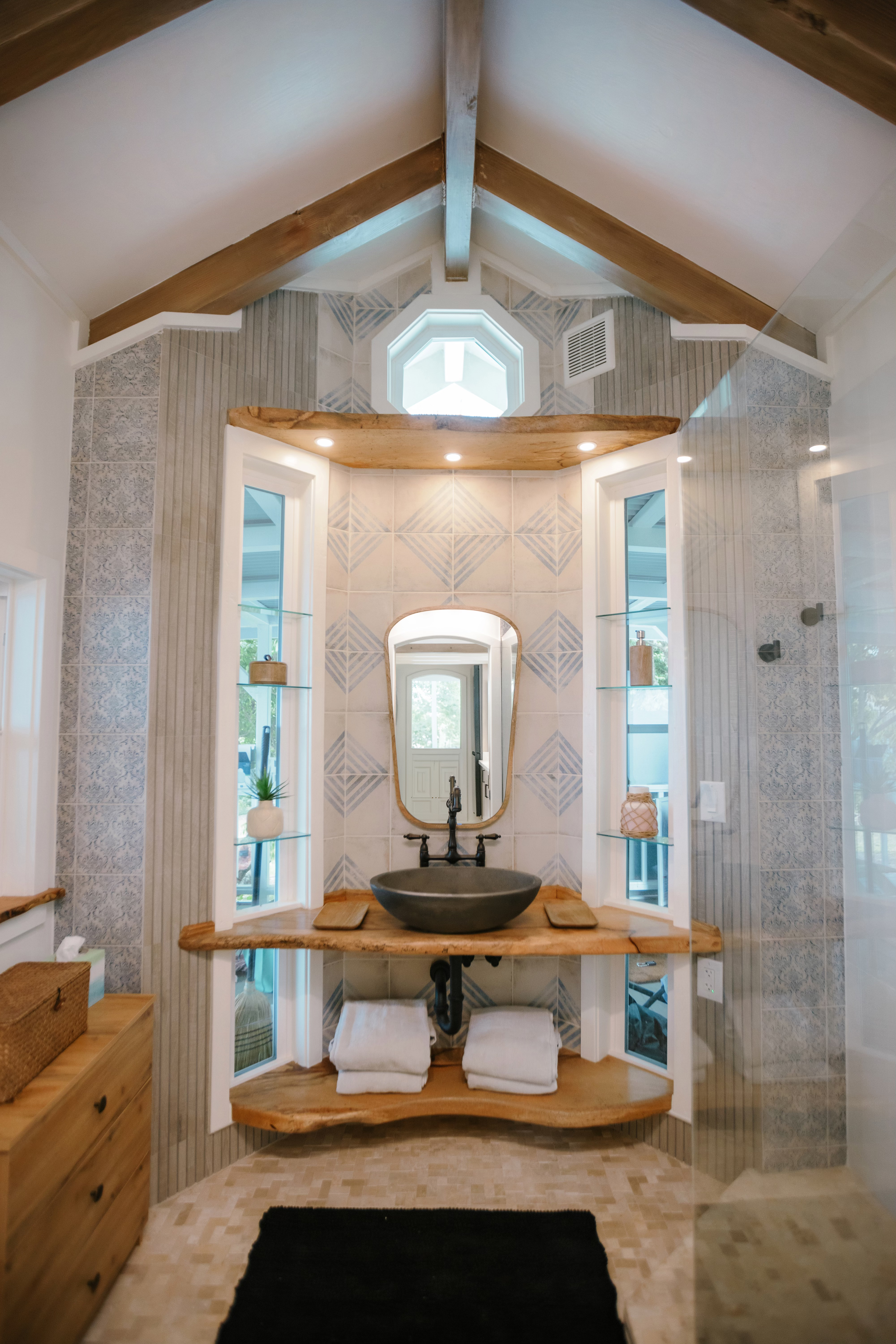 The Paradise thumbnail 20