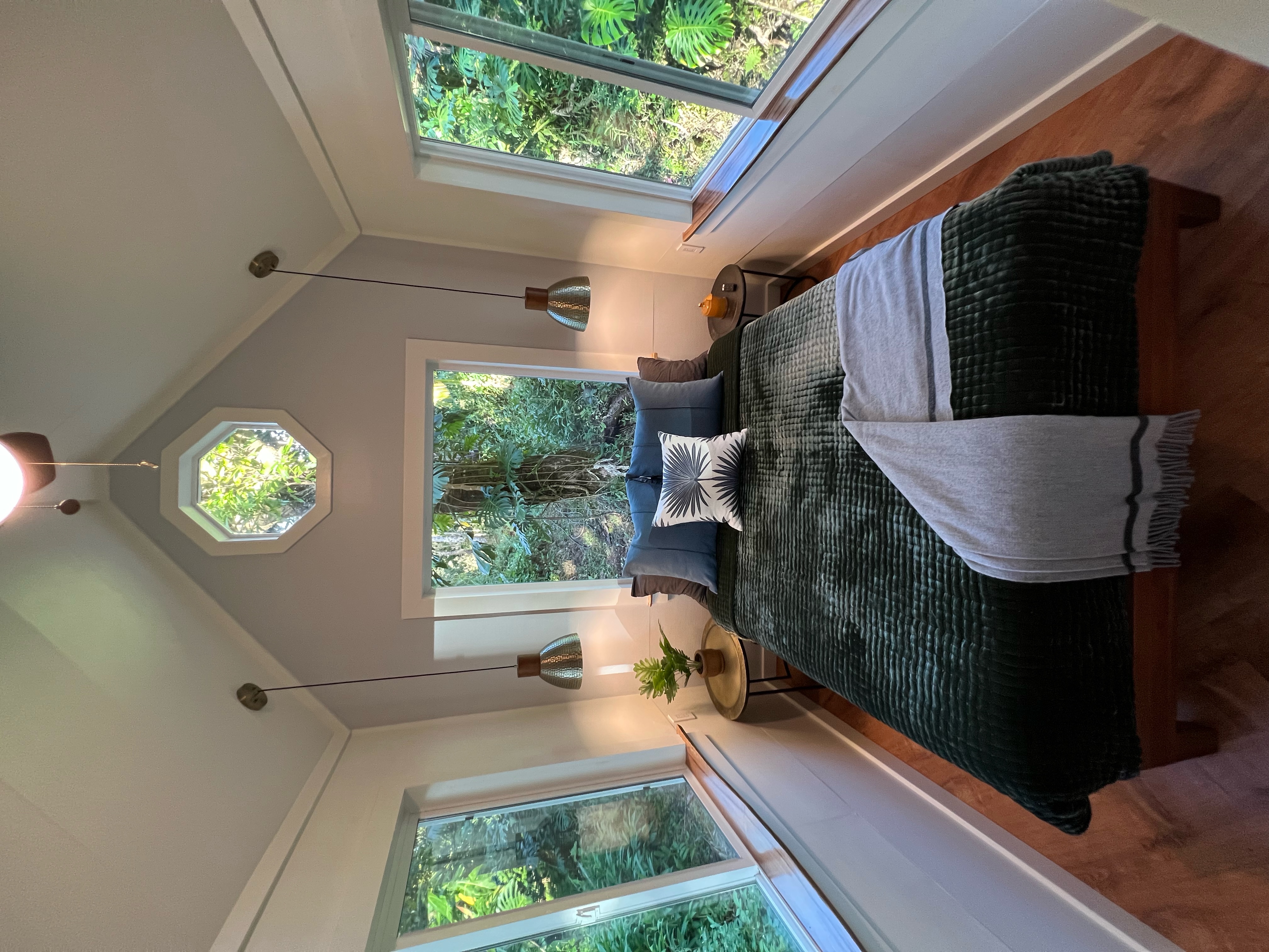 The Paradise thumbnail 3