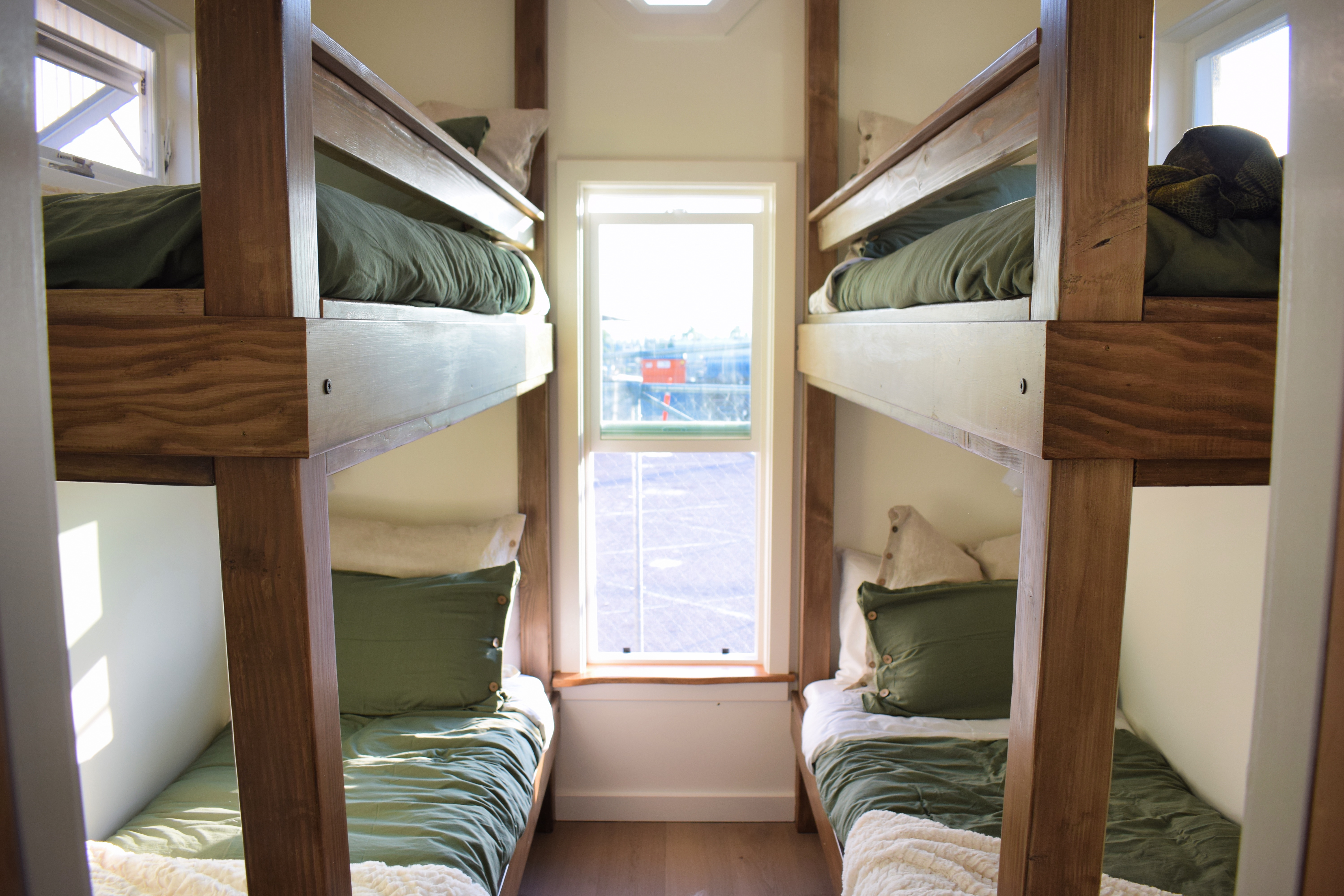 The Paradise thumbnail 36