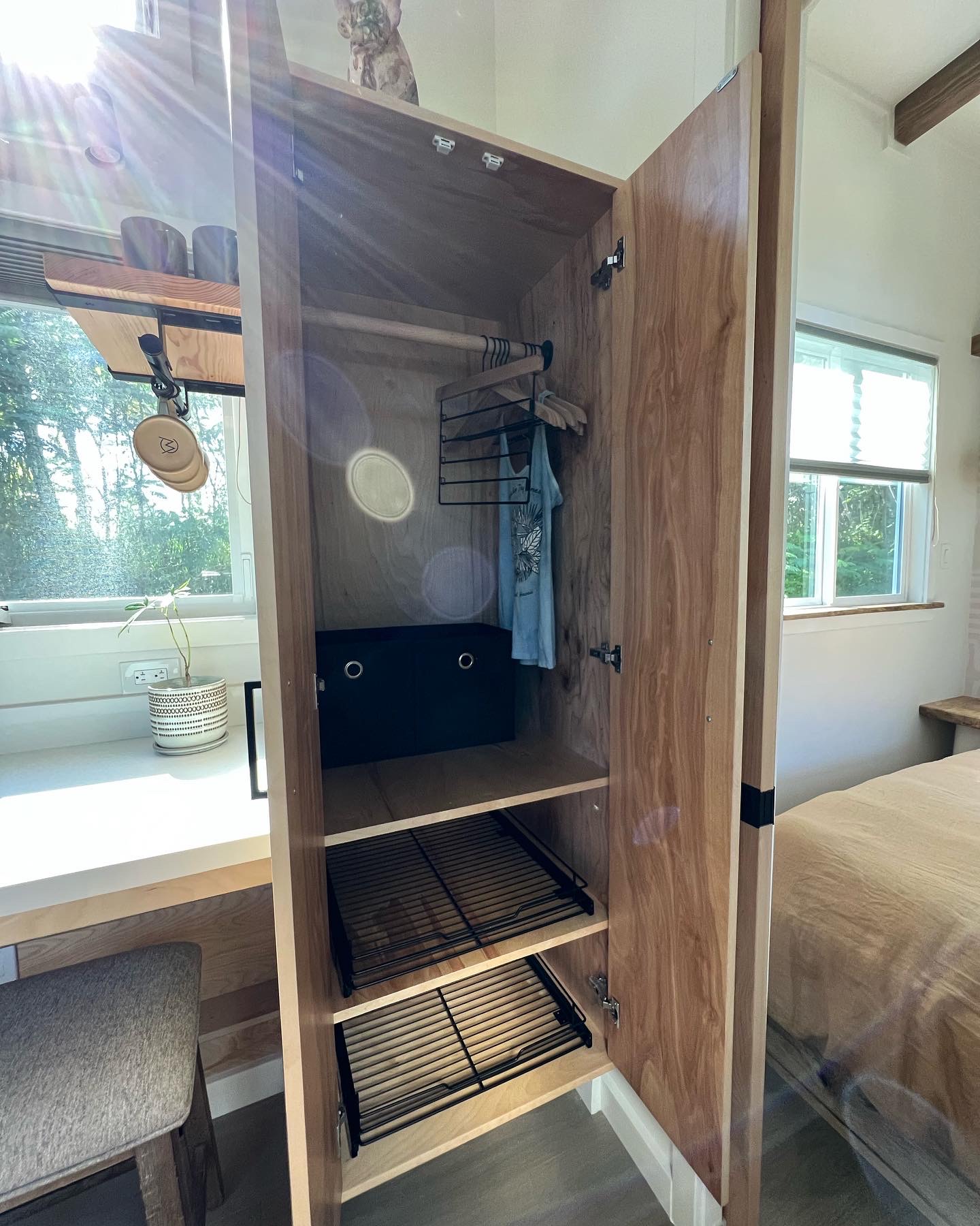 The Paradise thumbnail 53