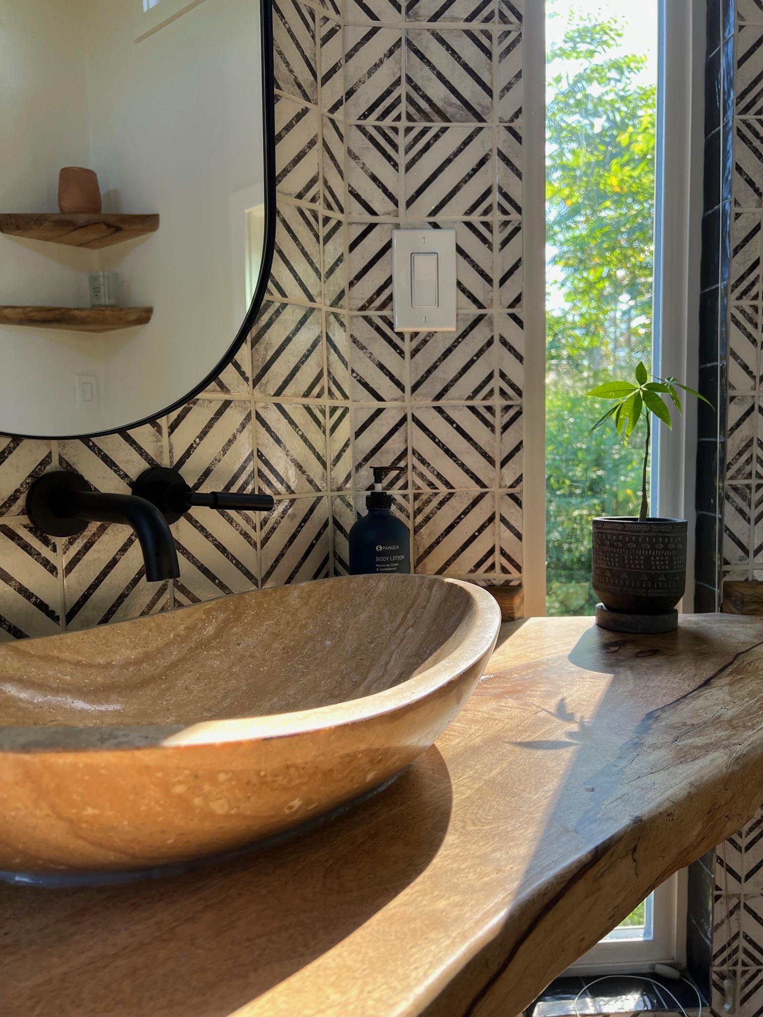 The Paradise thumbnail 61