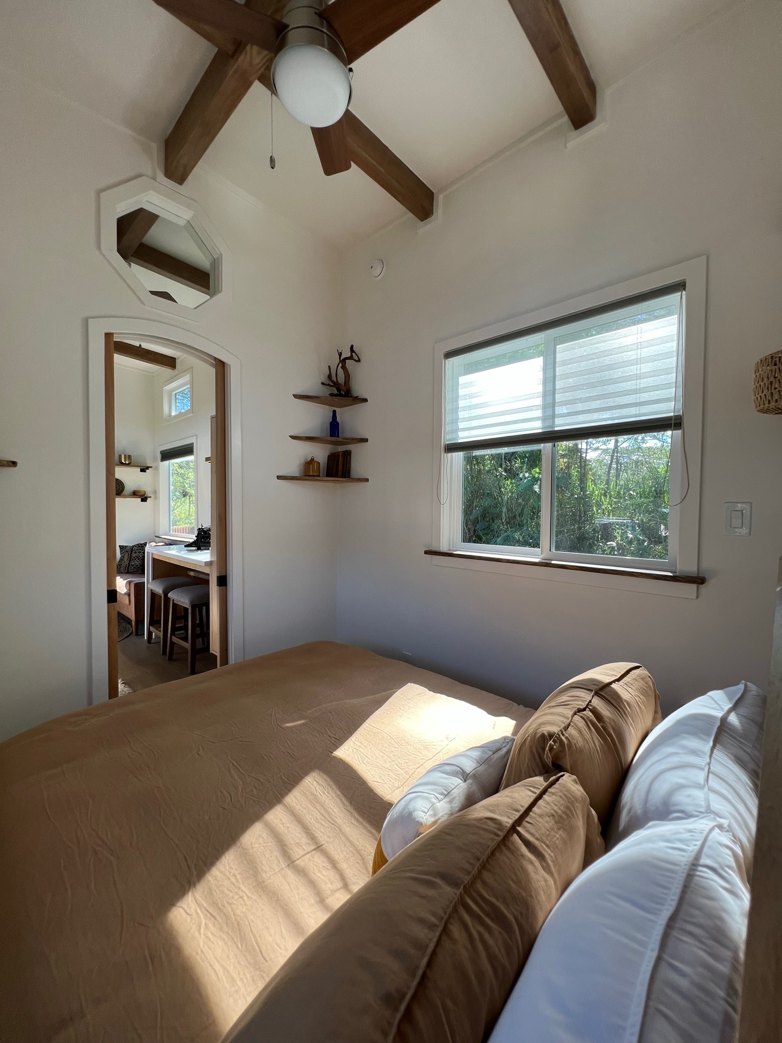 The Paradise thumbnail 70