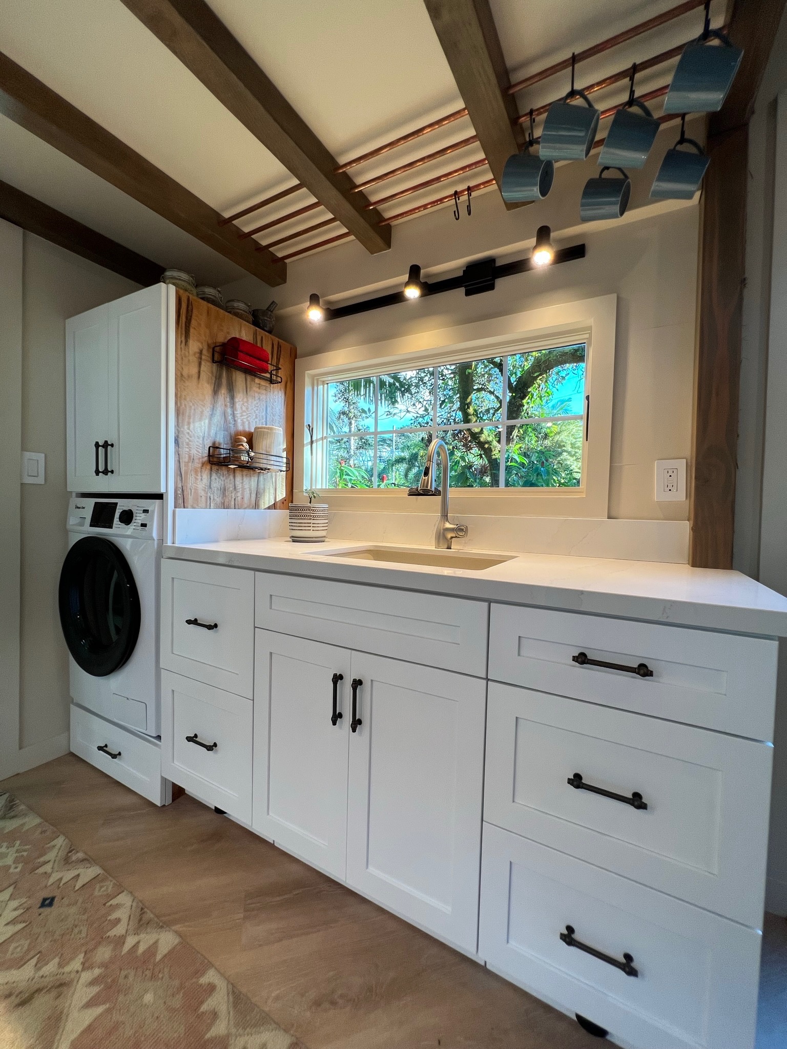 The Paradise thumbnail 79