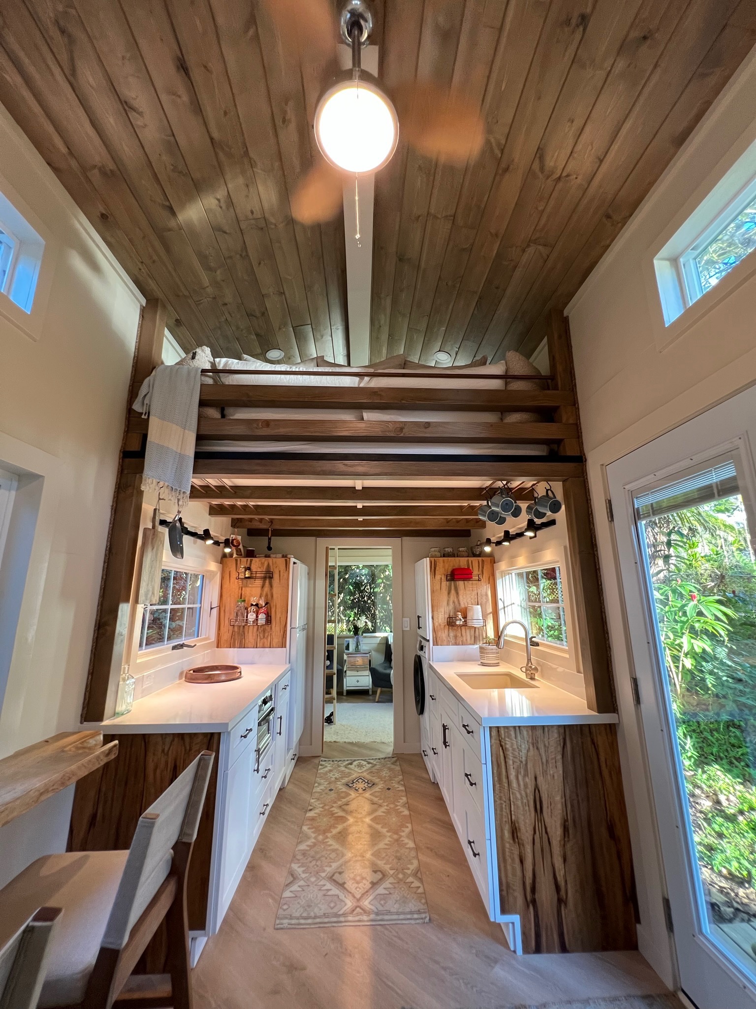 The Paradise thumbnail 83