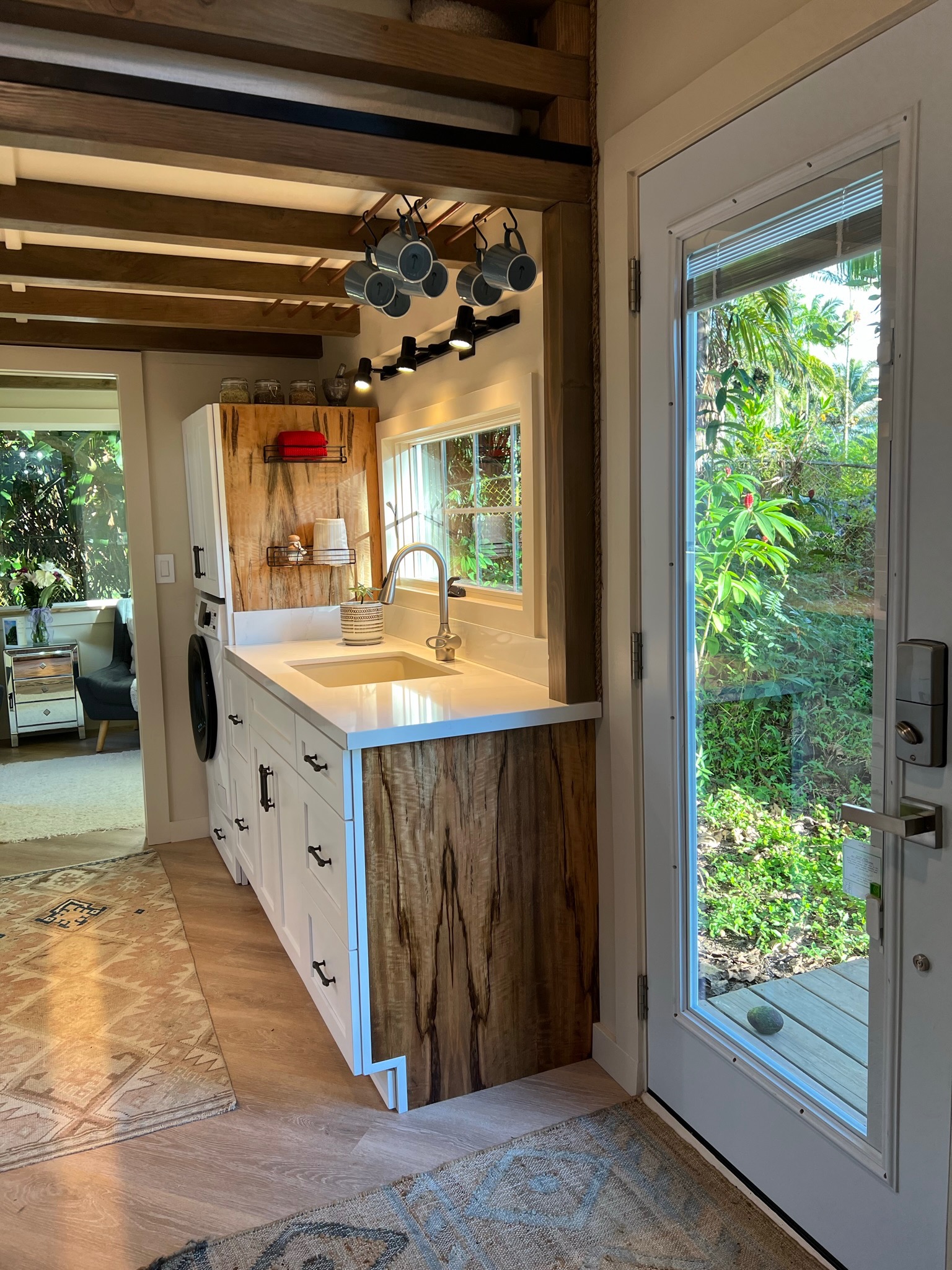 The Paradise thumbnail 86