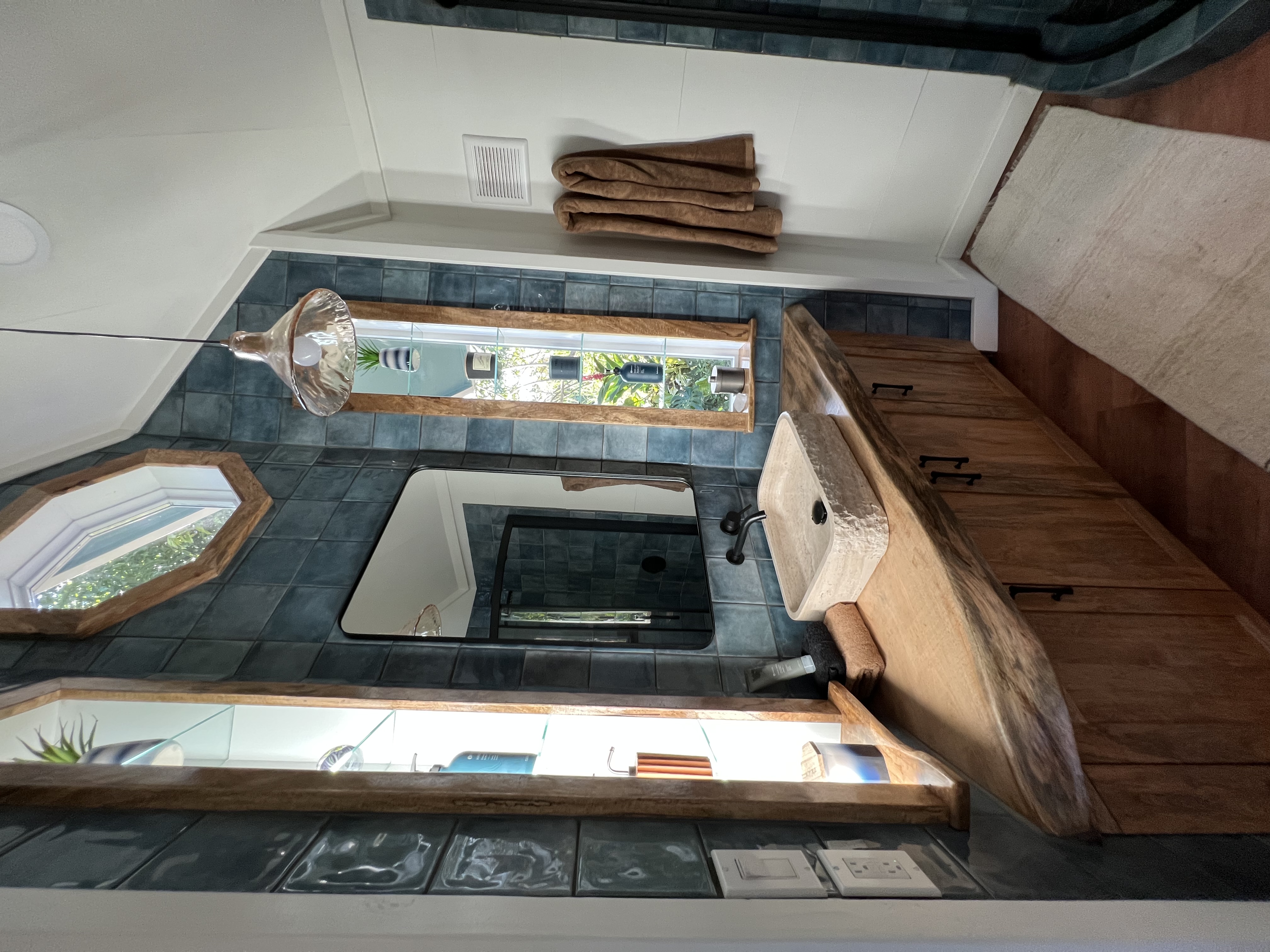 The Paradise thumbnail 9