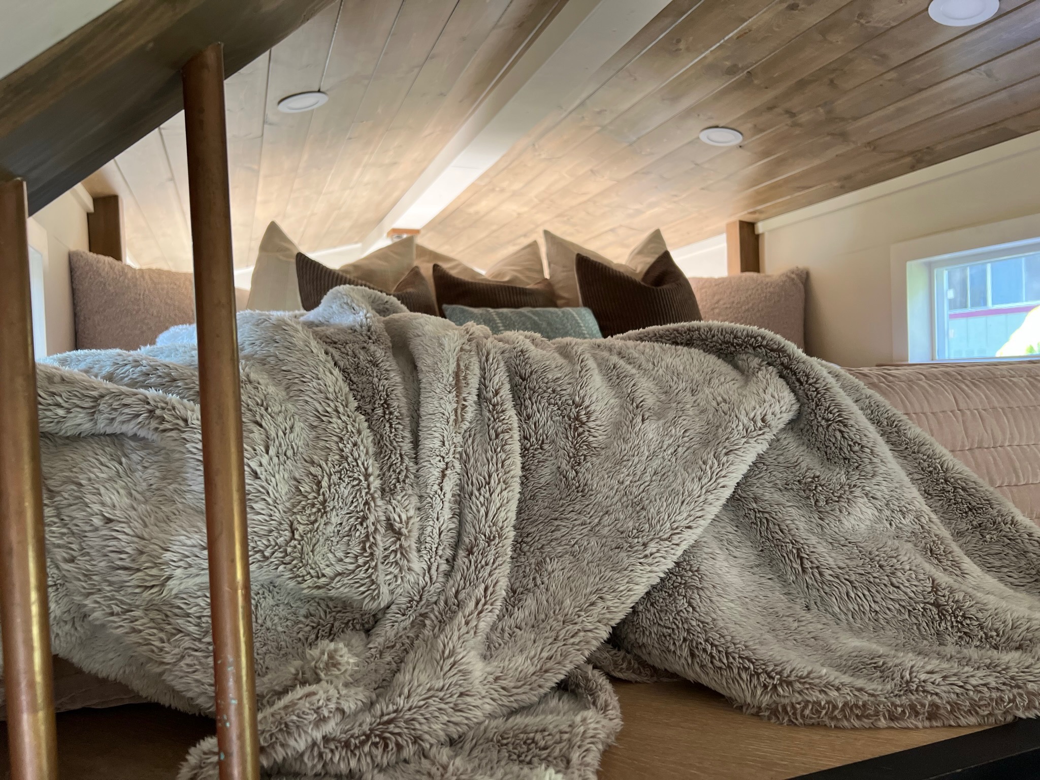 The Paradise thumbnail 90