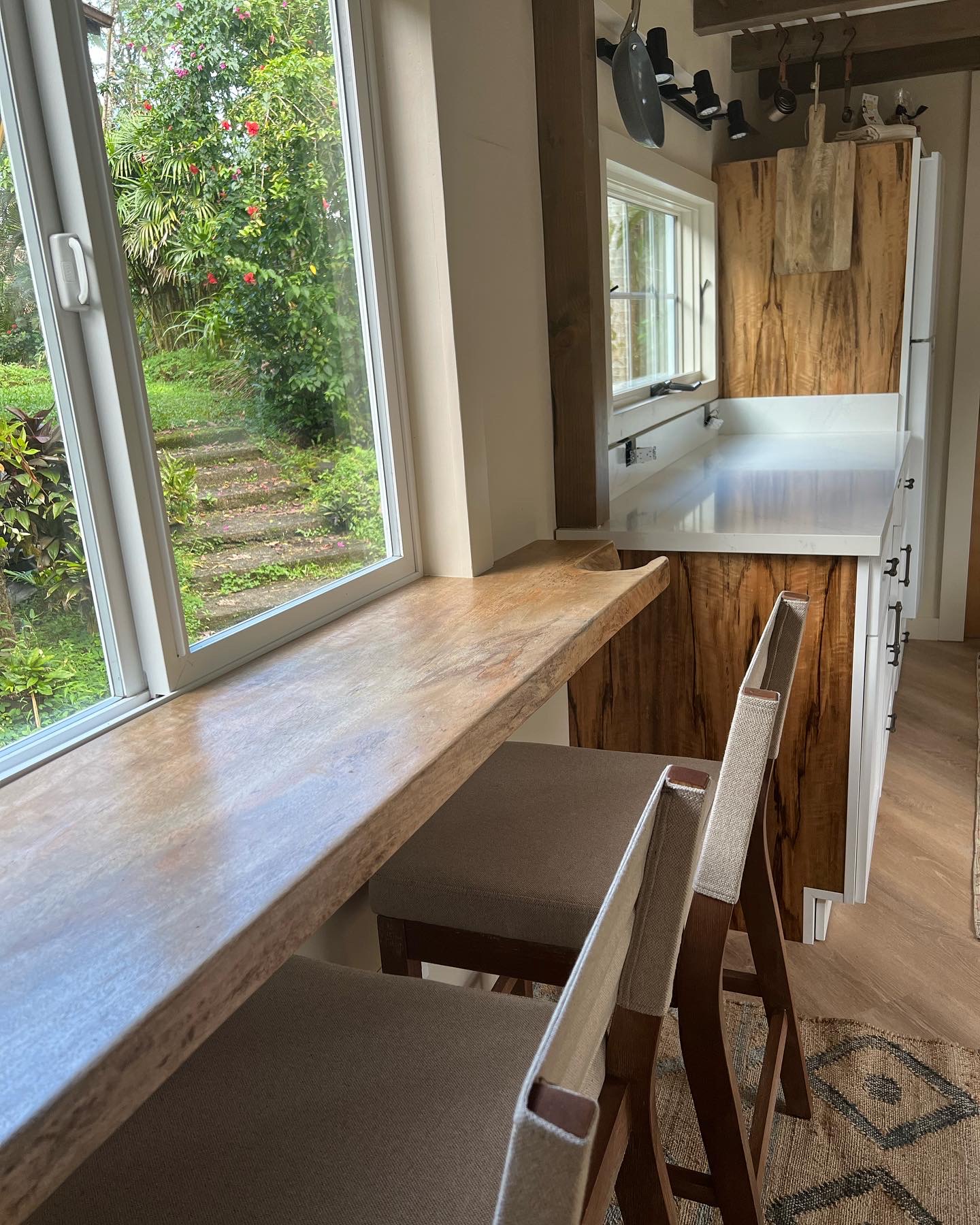 The Paradise thumbnail 94