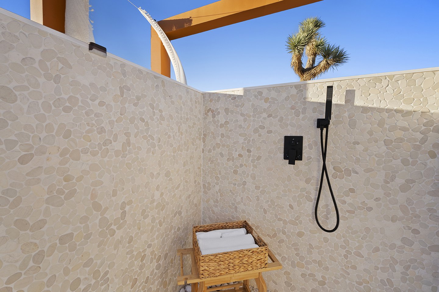 JOSHUA TREE CONTAINER HOUSE thumbnail 9