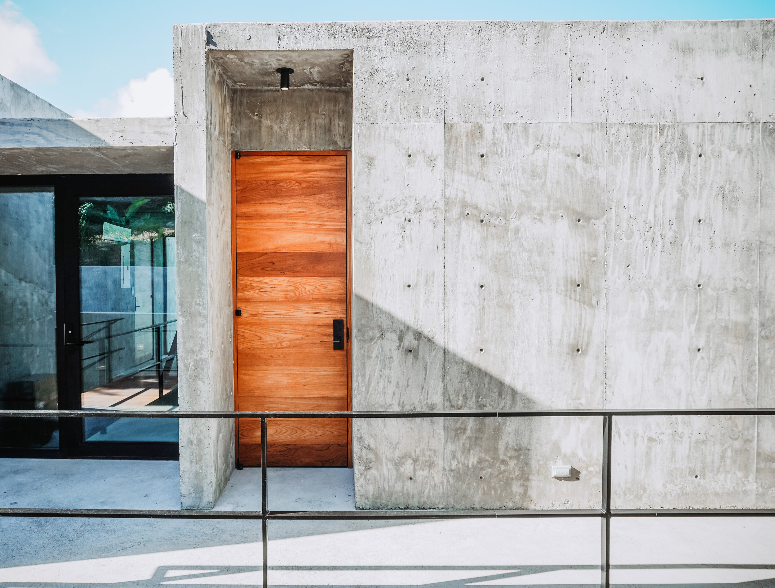 VI HOUSE thumbnail 10