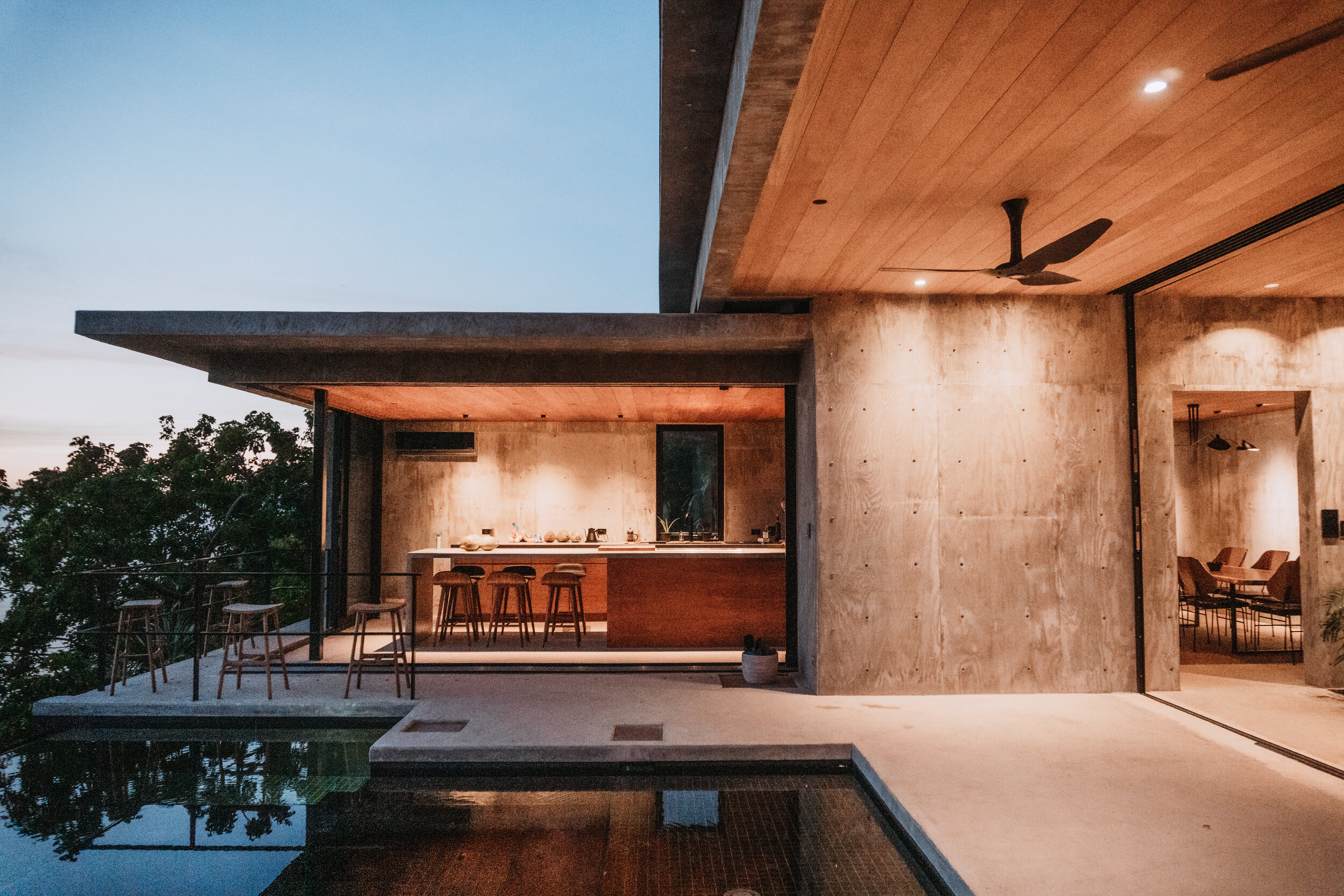 VI HOUSE thumbnail 15