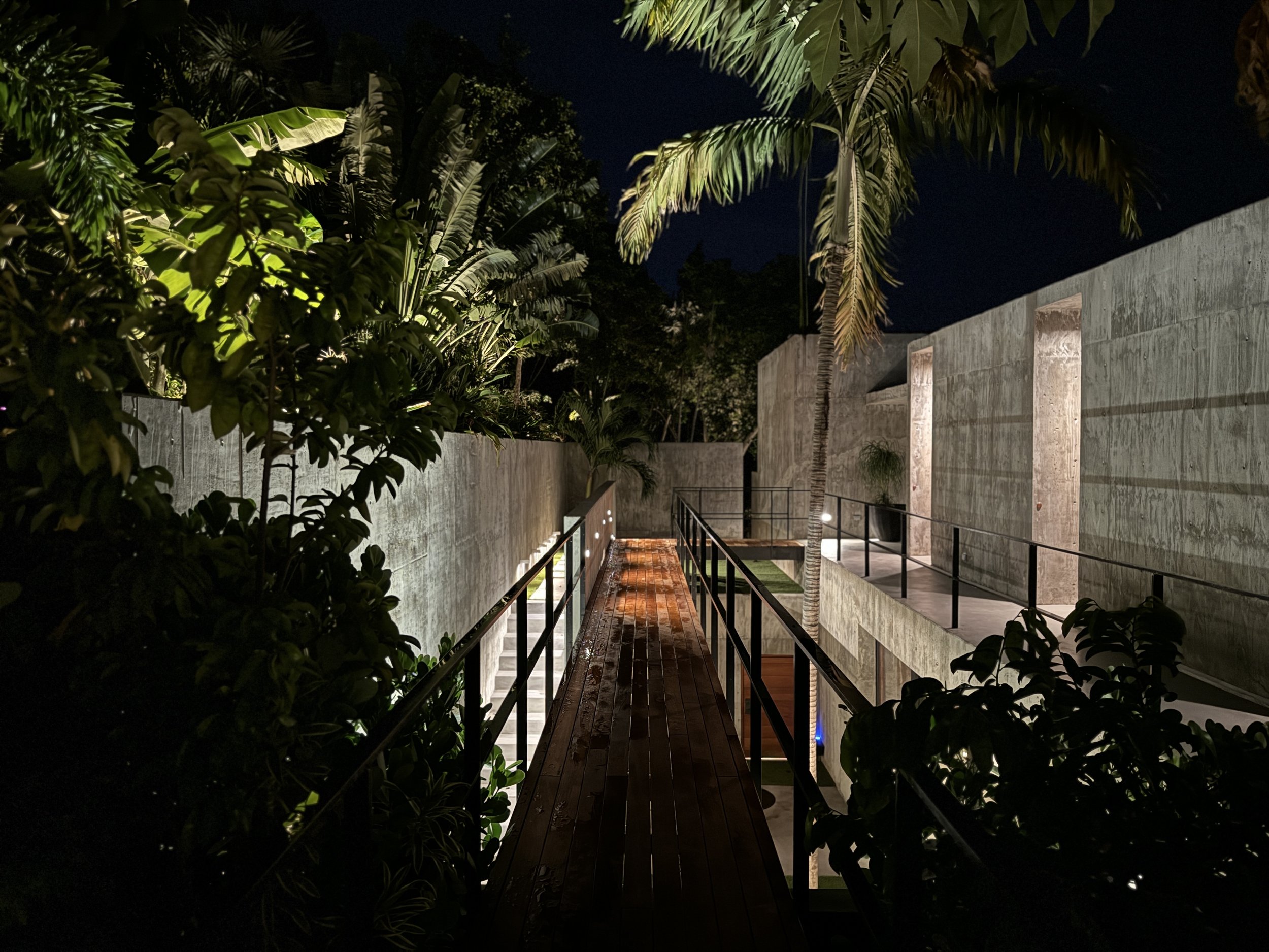 VI HOUSE thumbnail 16