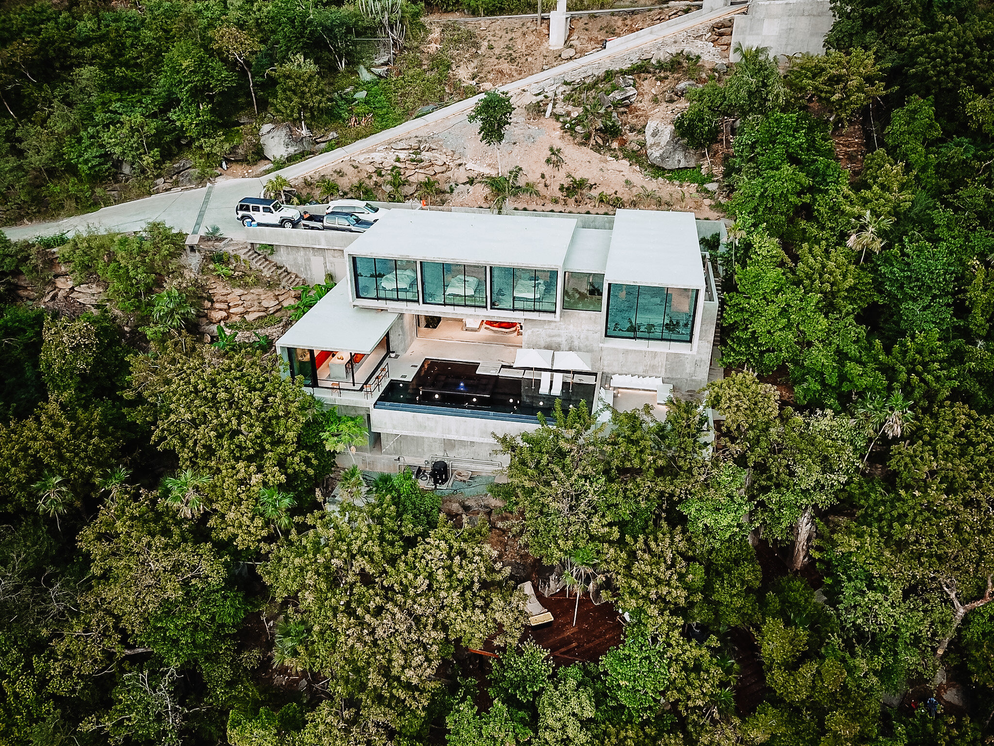 VI HOUSE thumbnail 9