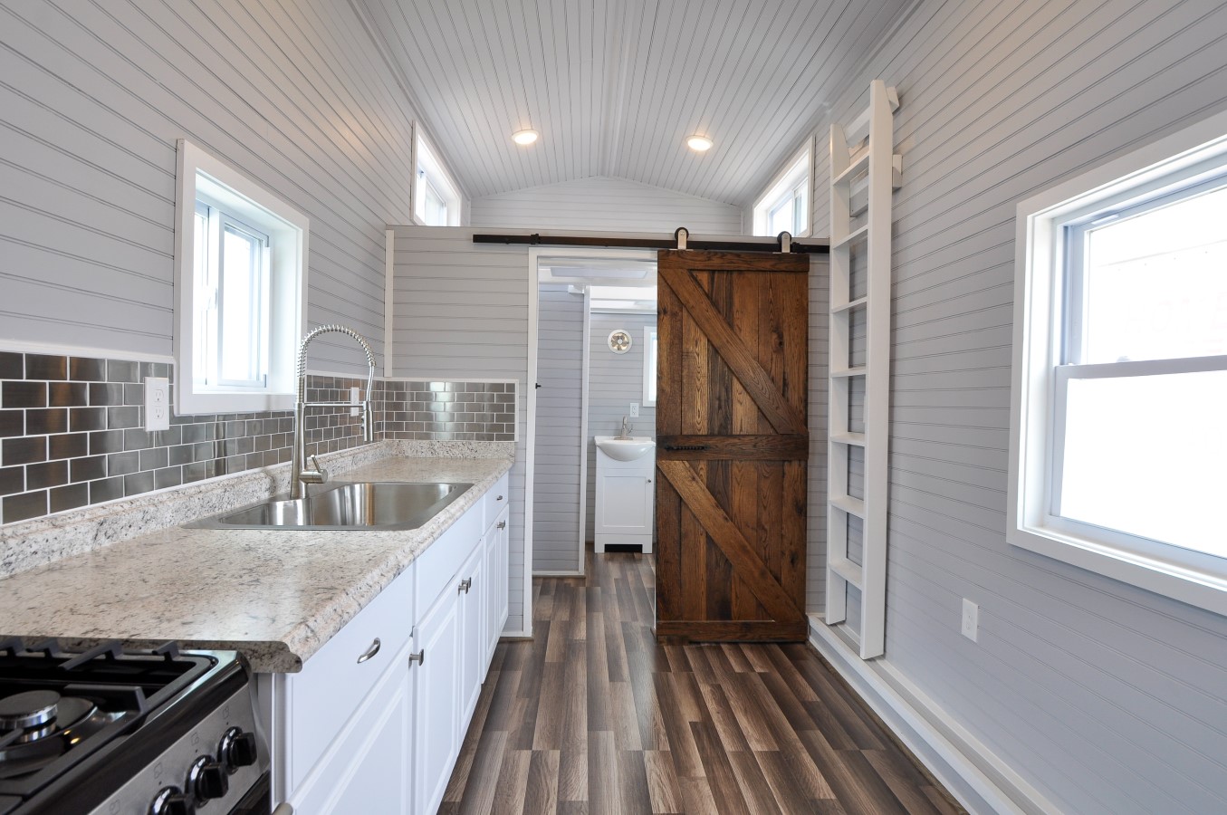 THE BROOKE thumbnail 20