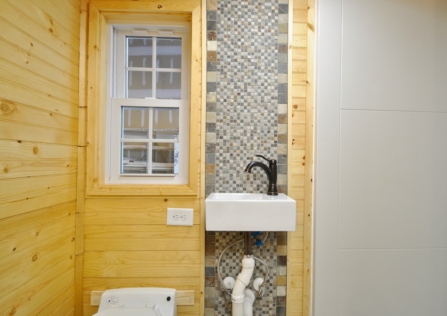 THE EMERALD thumbnail 14