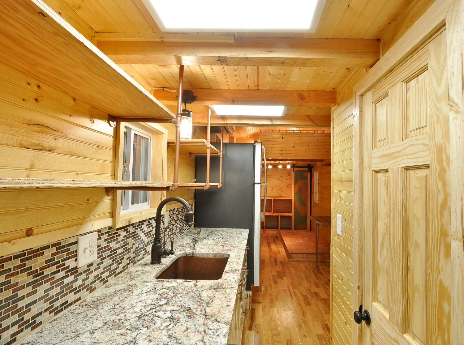 THE EMERALD thumbnail 3