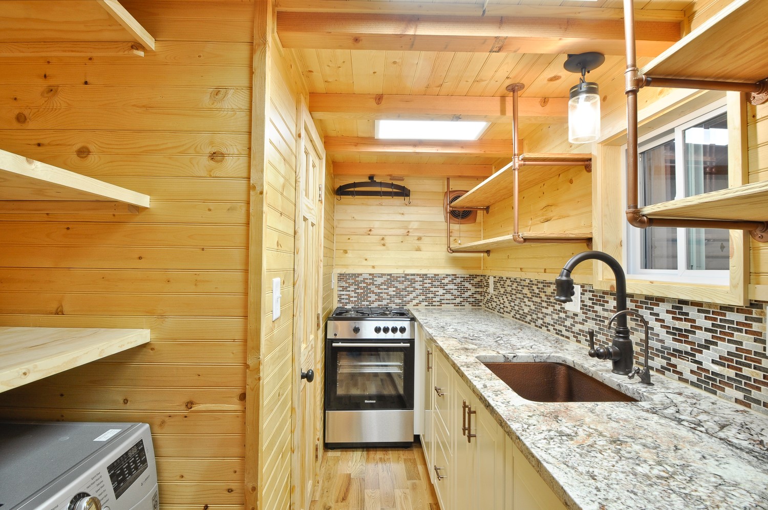 THE EMERALD thumbnail 4