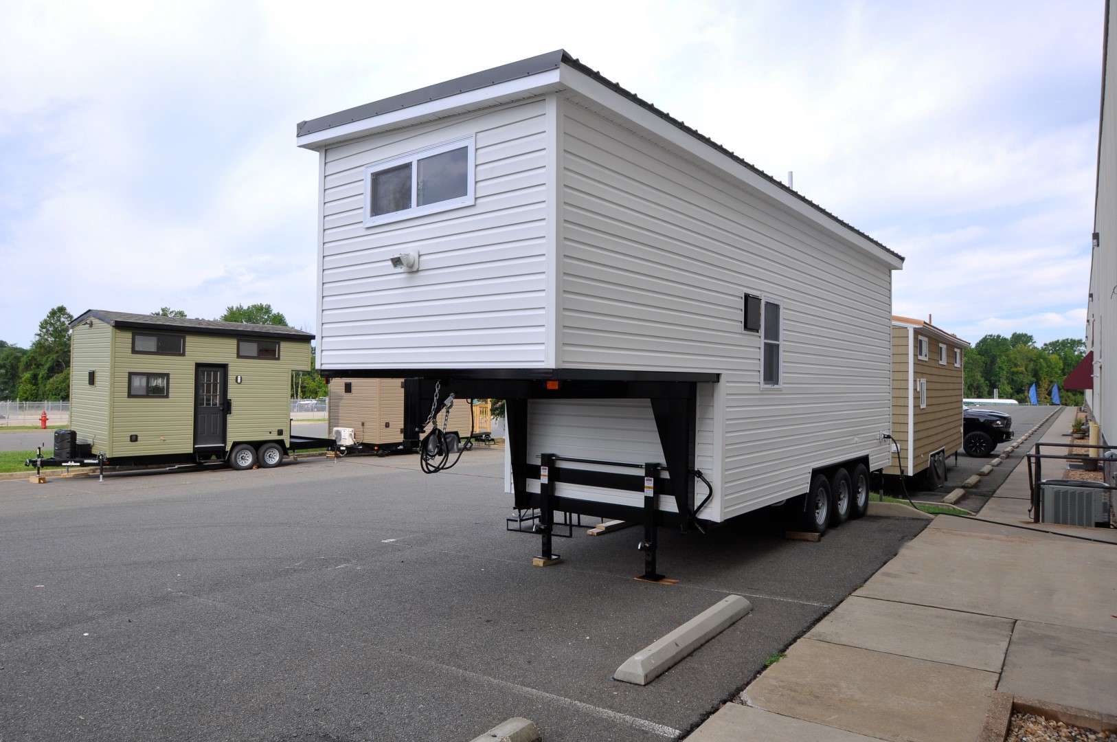 THE GEORGIA thumbnail 2