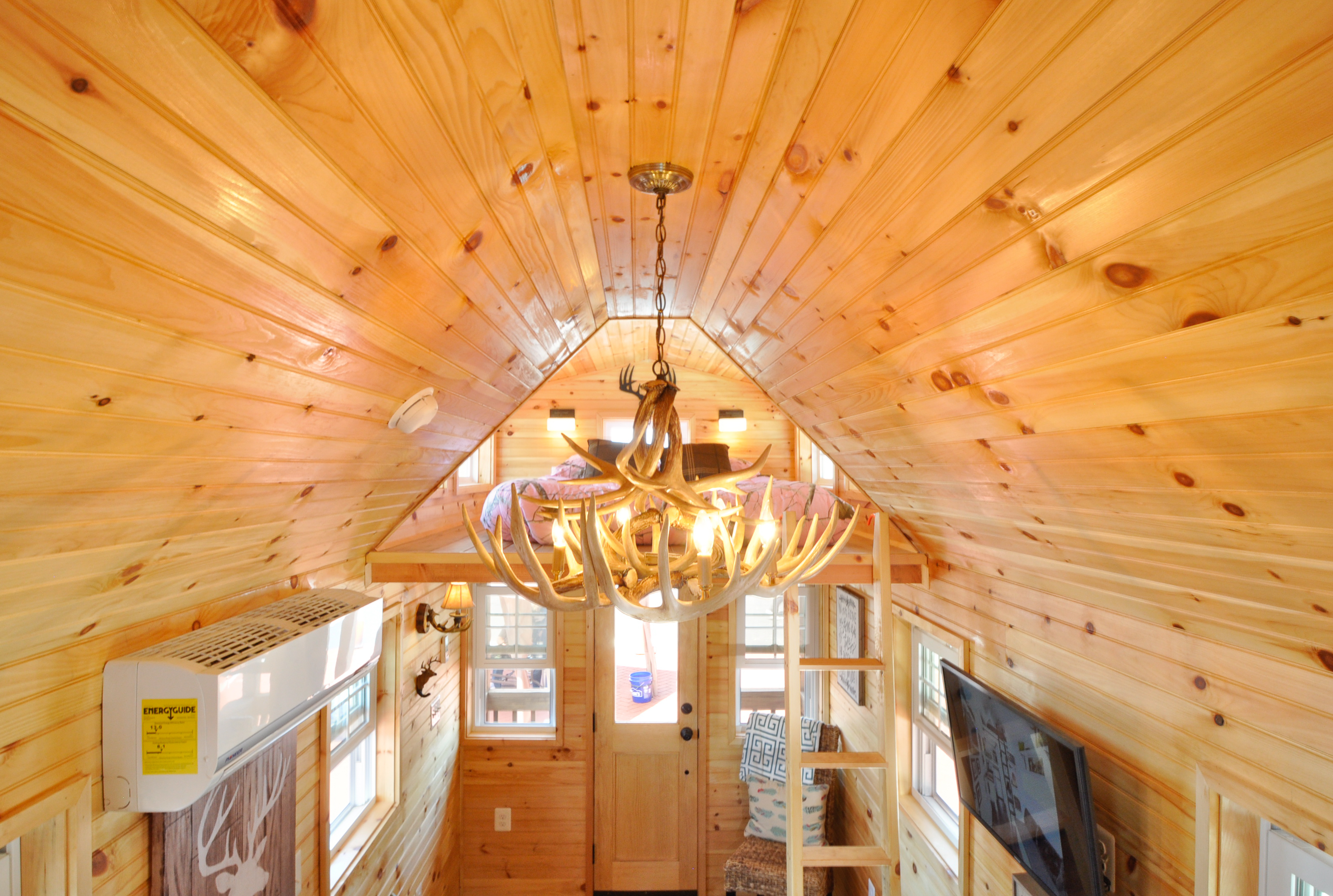 THE MOUNTAINEER thumbnail 4