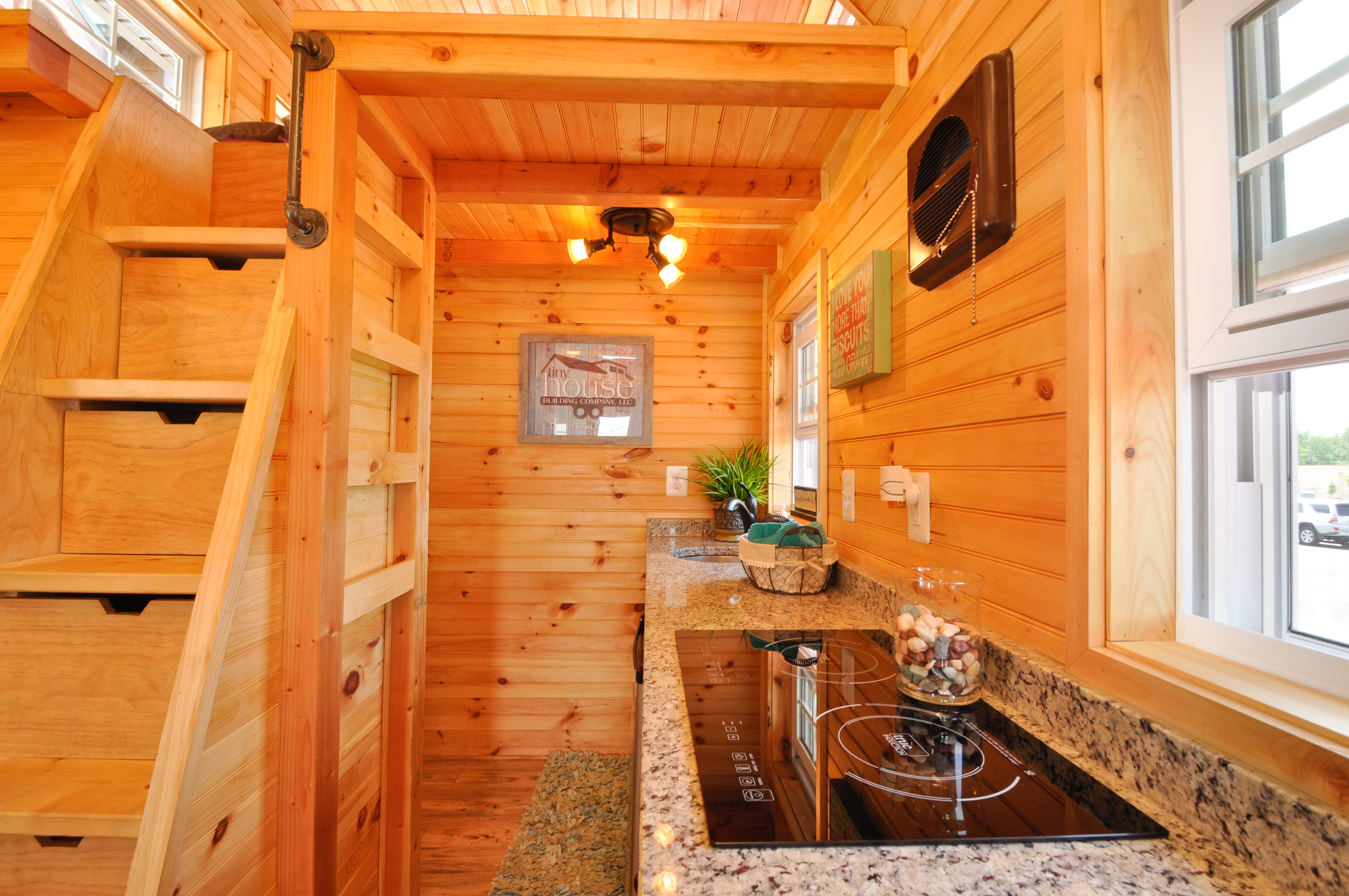 THE MOUNTAINEER thumbnail 6