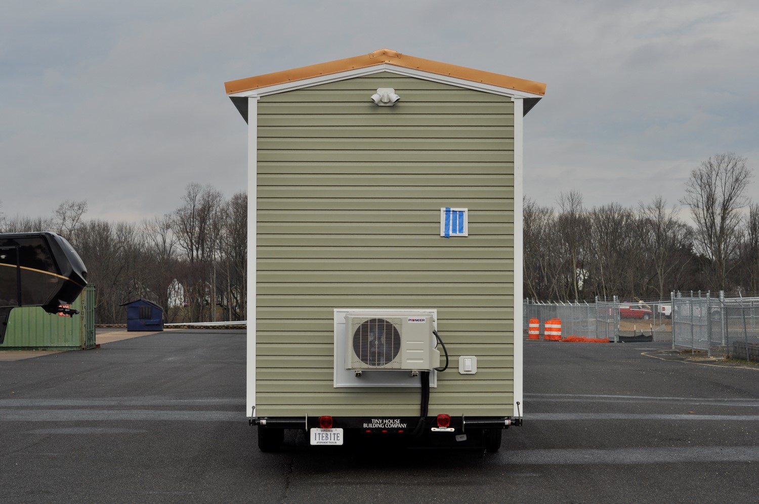 the brookstone thumbnail 6