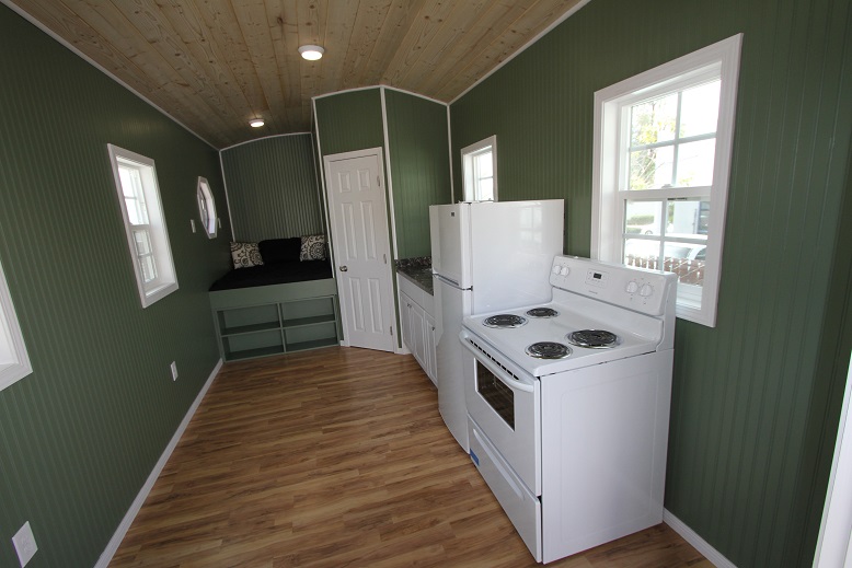 9′ x 22′ Irish Cedar Caravan thumbnail 10