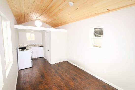 9′ x 22′ NW Bungalow single loft thumbnail 13