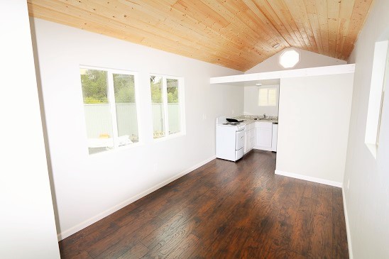 9′ x 22′ NW Bungalow single loft thumbnail 15